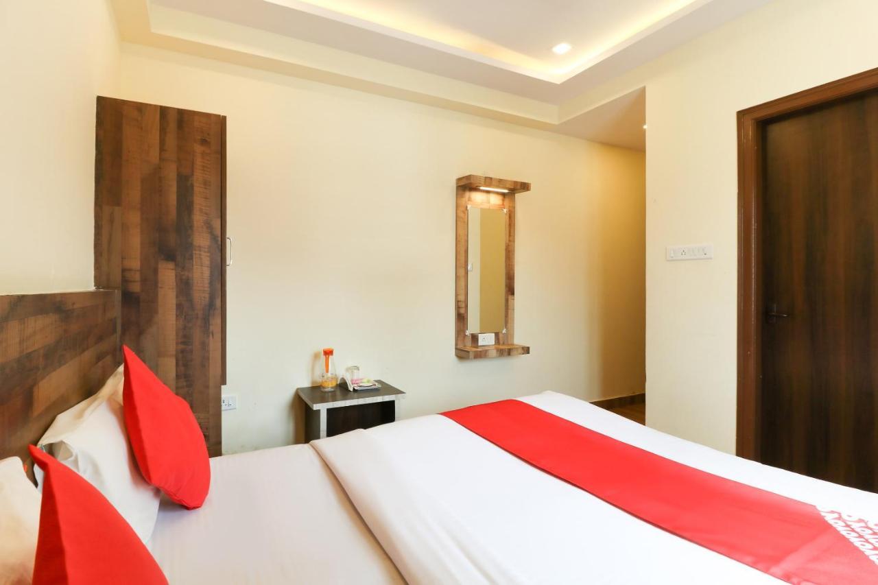 Oyo 36197 Royal Wood Hotell Bangalore Exteriör bild