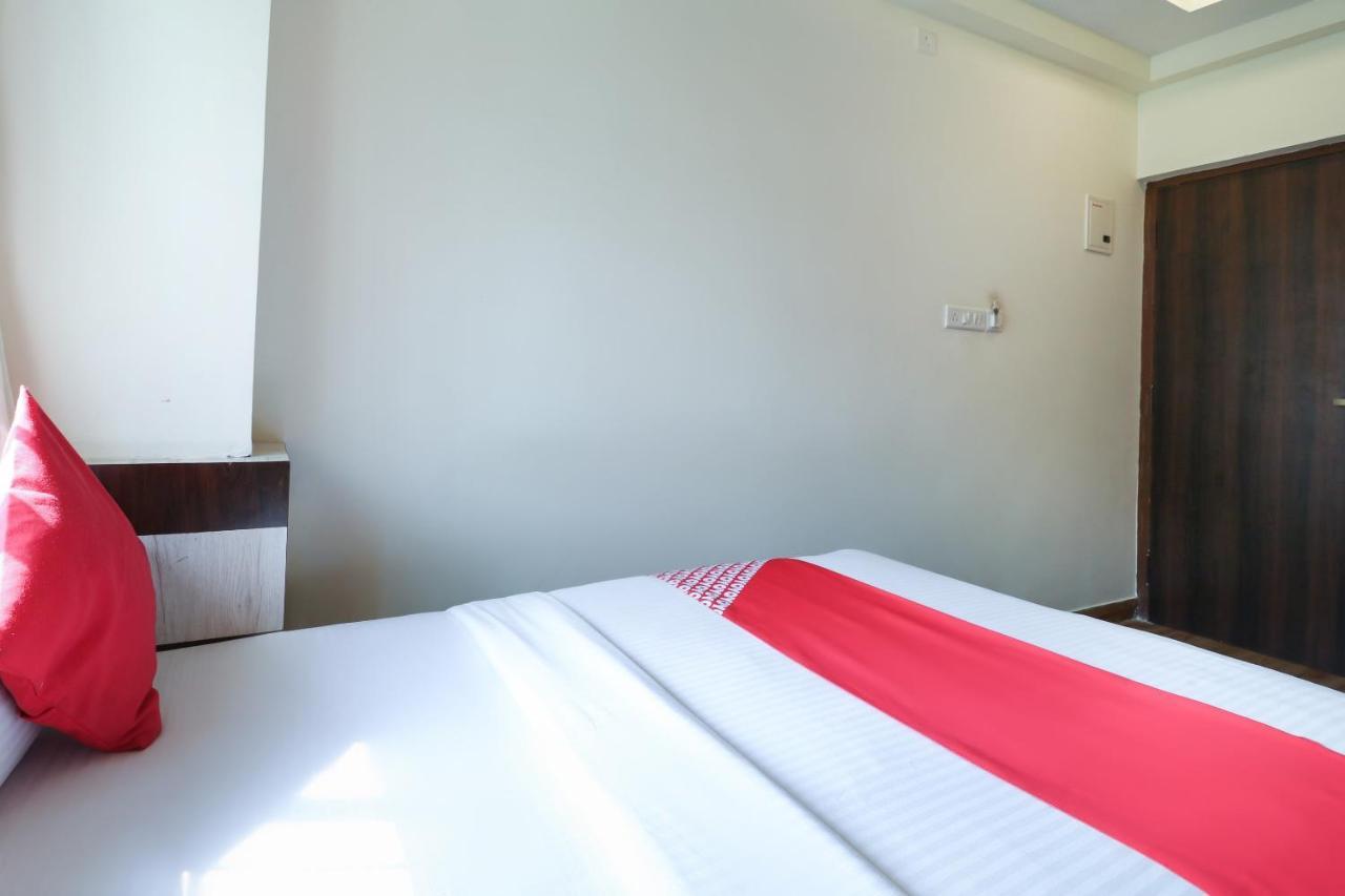 Oyo 36197 Royal Wood Hotell Bangalore Exteriör bild