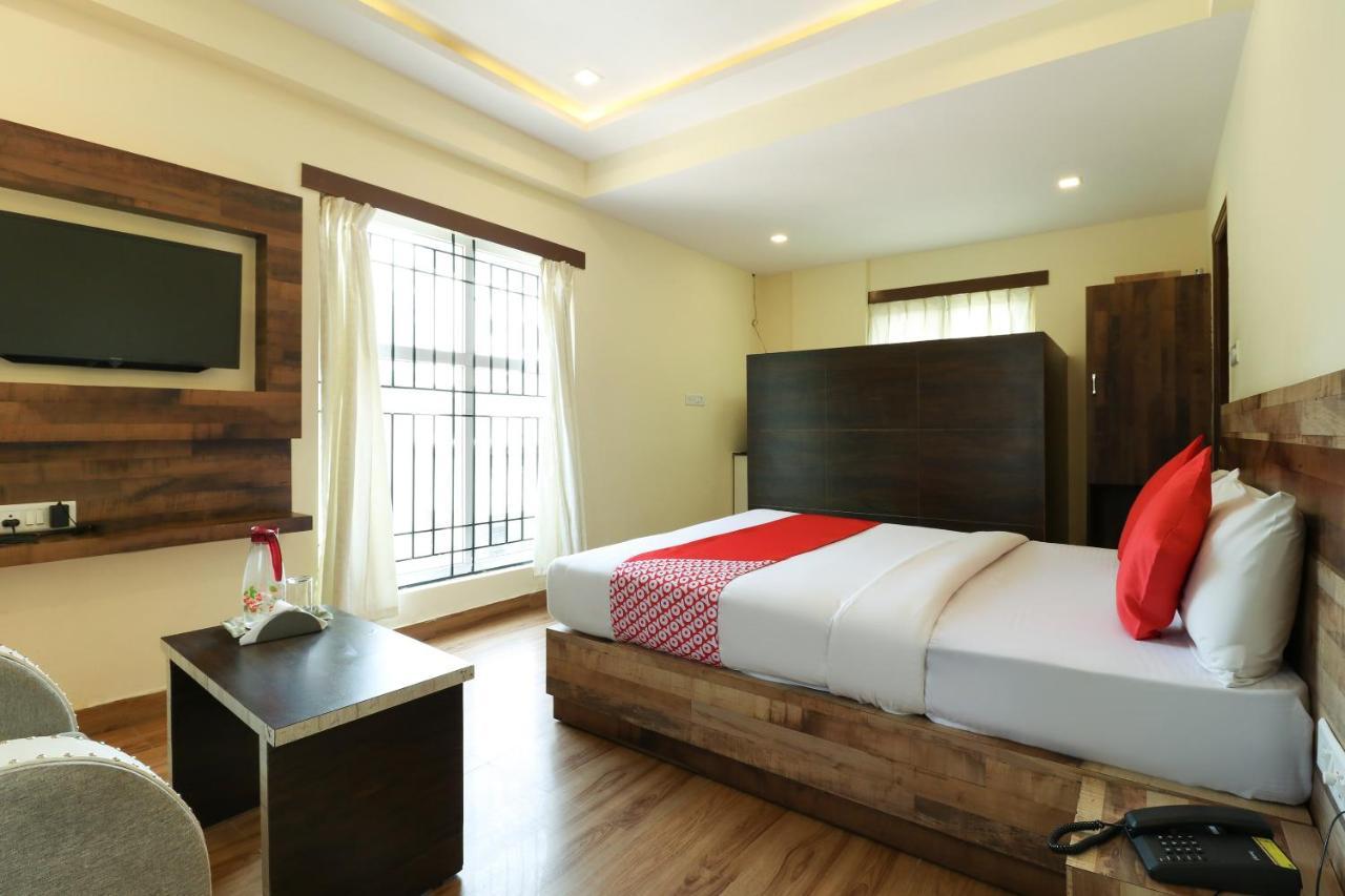 Oyo 36197 Royal Wood Hotell Bangalore Exteriör bild
