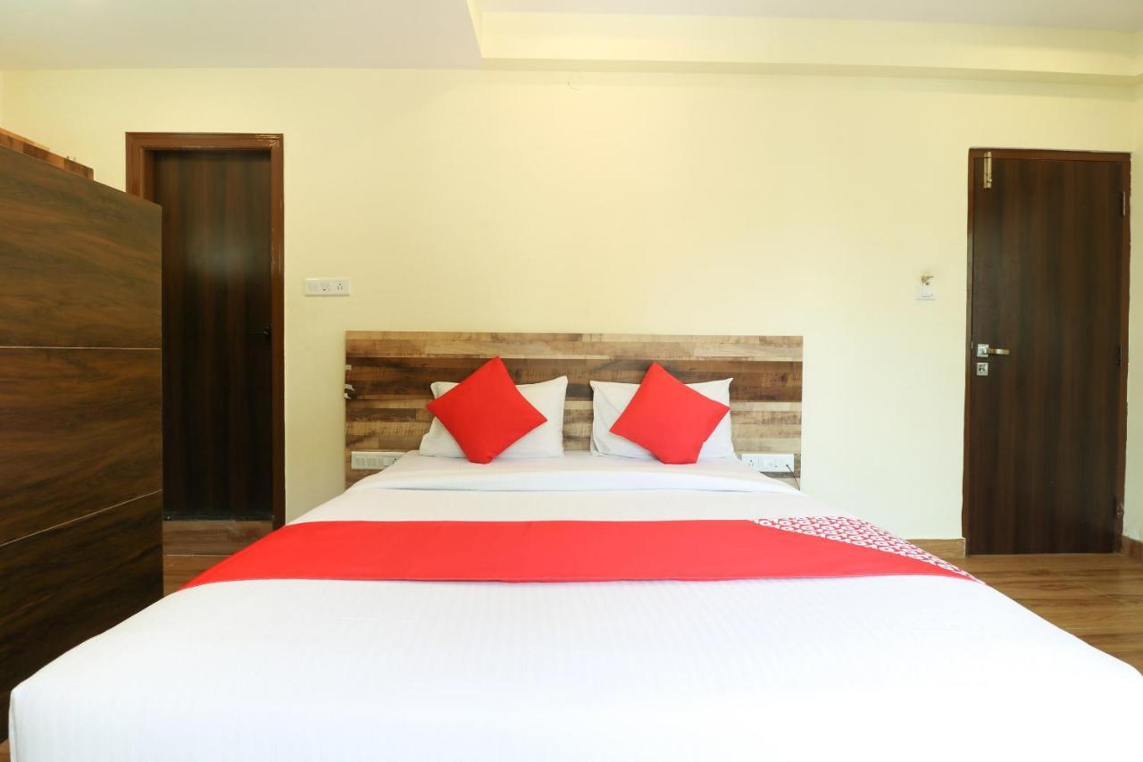 Oyo 36197 Royal Wood Hotell Bangalore Exteriör bild