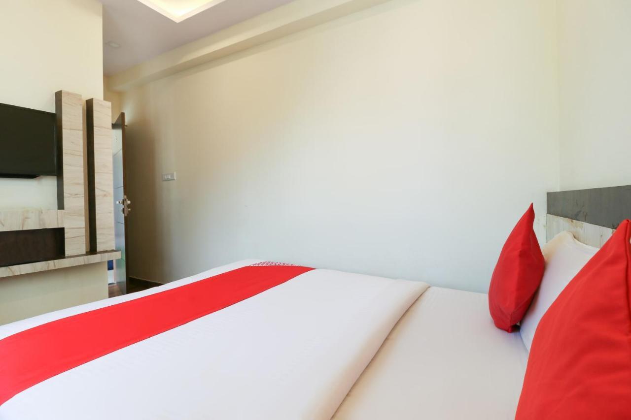 Oyo 36197 Royal Wood Hotell Bangalore Exteriör bild