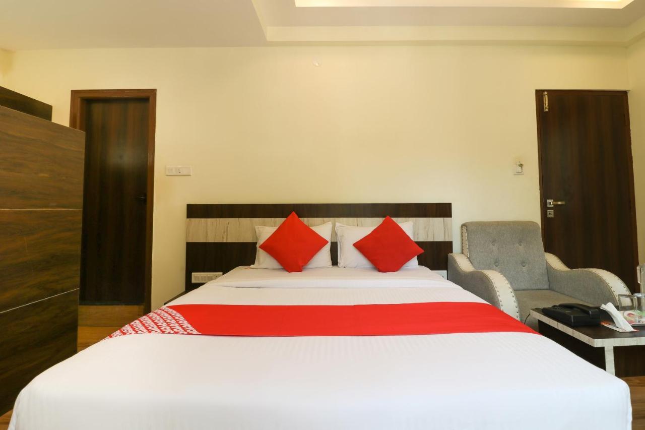 Oyo 36197 Royal Wood Hotell Bangalore Exteriör bild